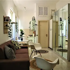 - La Casa Delle Meraviglie -navigli Edition- Milán